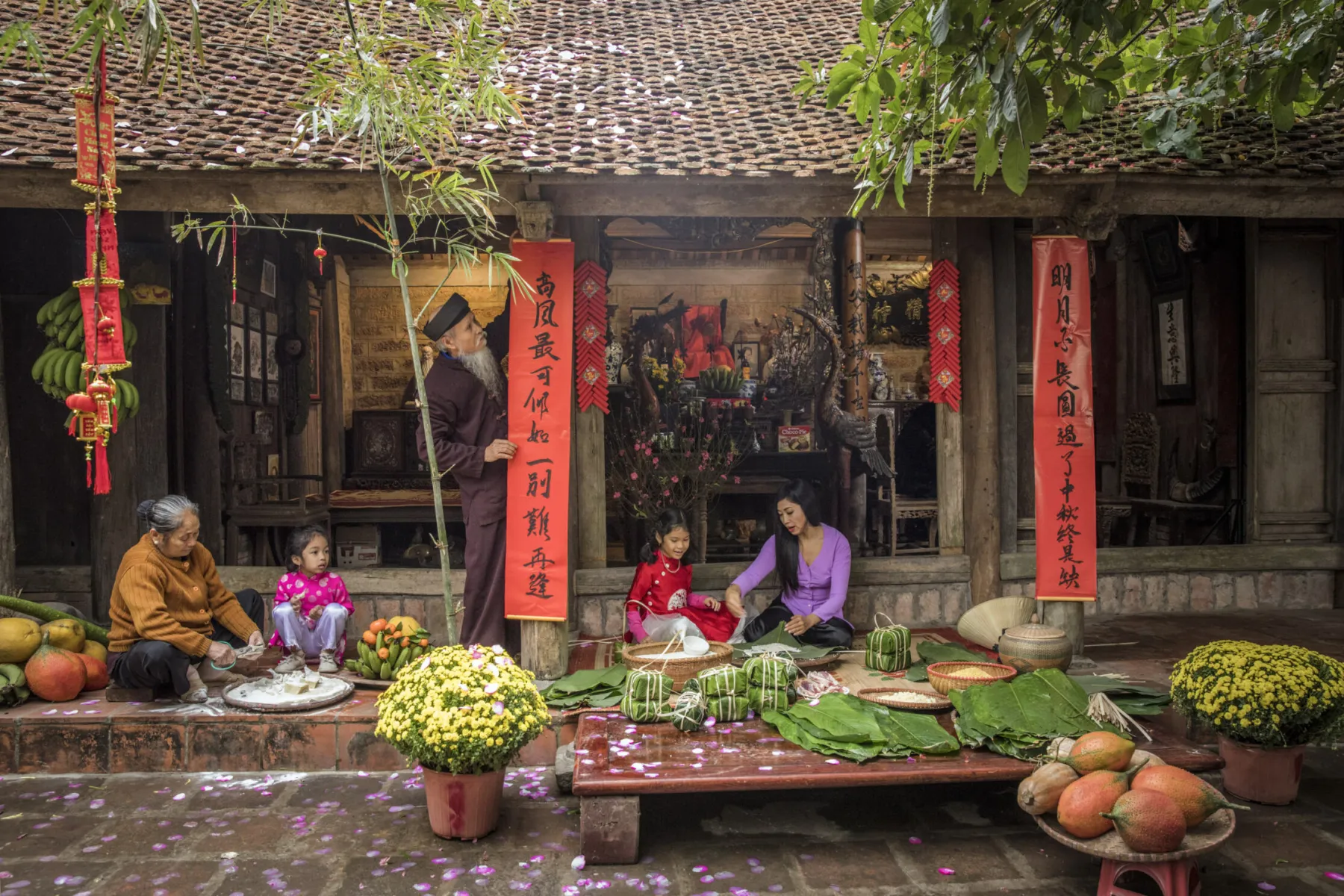 Hanoi ou l'art de vivre intergénérationnel au cœur des maisons tubes